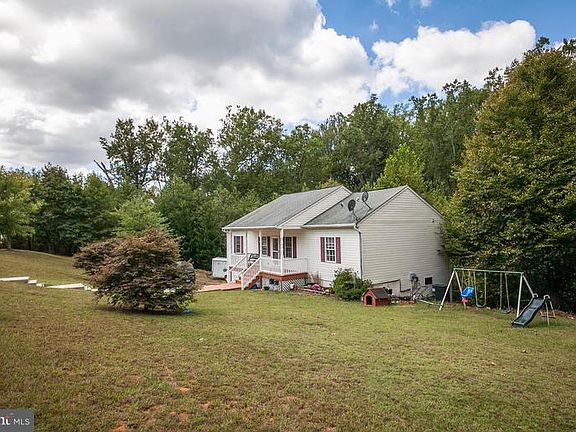 5th image of 95 Chelsea Manor Ln