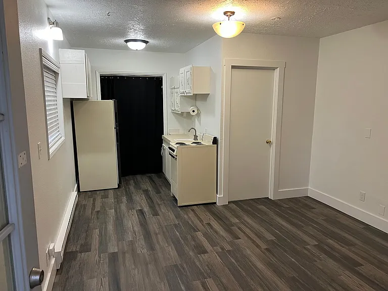 2135 Washington Way #STUDIO — Photo 1
