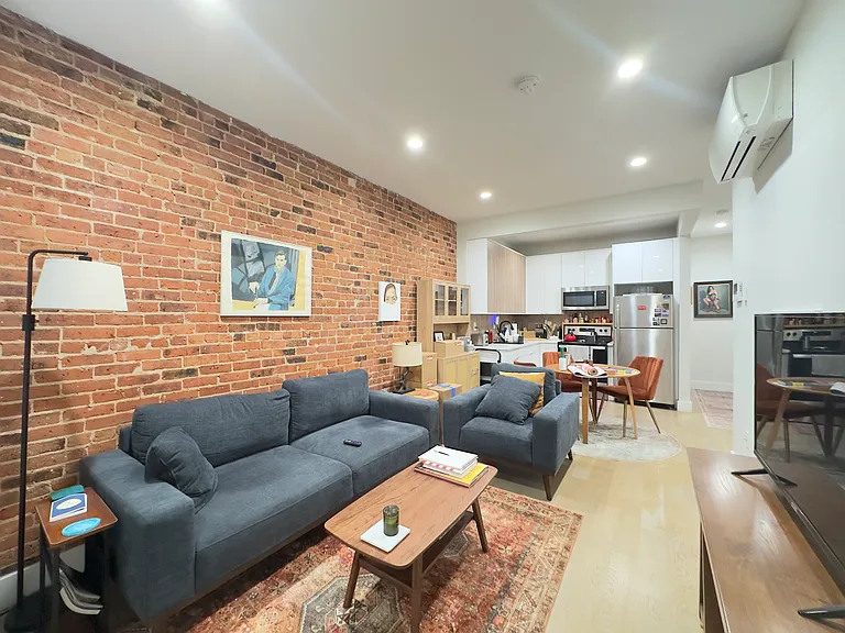 860 Hancock St #3R — Photo 2