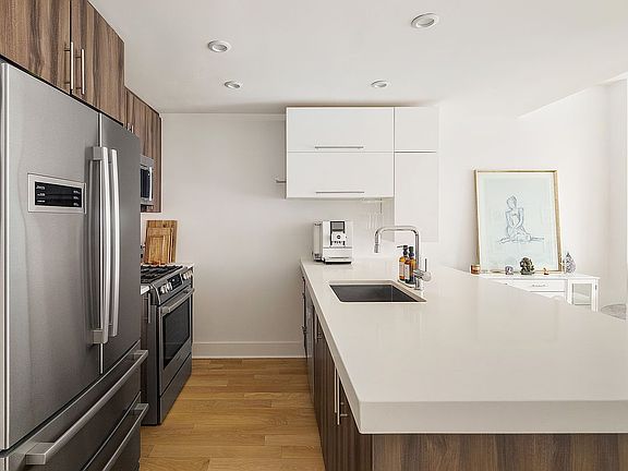 5th image of 47-28 11th St #2C