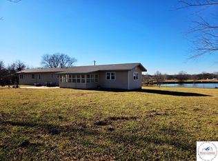 899 NE 990th Rd, Windsor, MO 65360