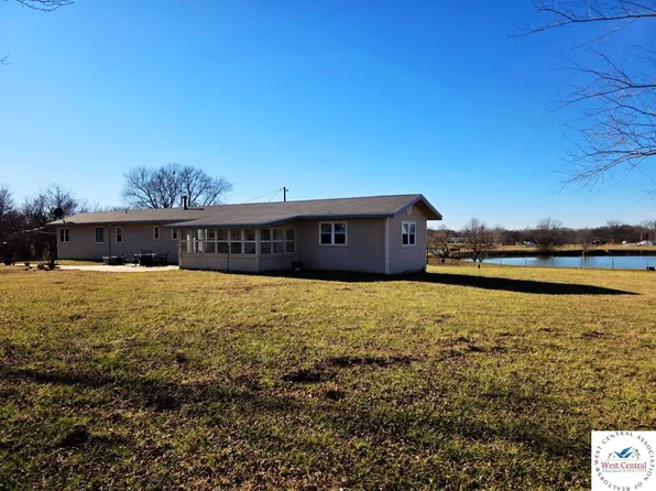 899 NE 990th Rd, Windsor, MO 65360