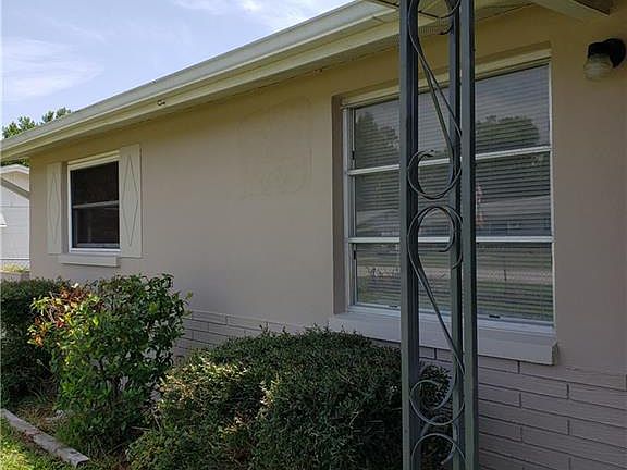 2nd image of 6 Oak Knoll St