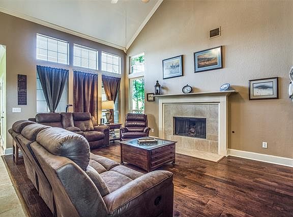 5th image of 4301 Angelina Dr