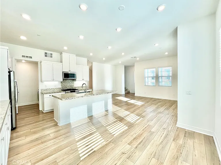 27054 Hummingbird Ln — Photo 9