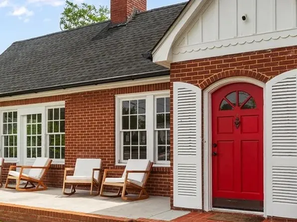 59 Perry St, Newnan, GA 30263