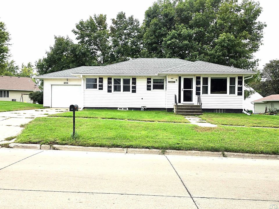 1st image of 602 Main St