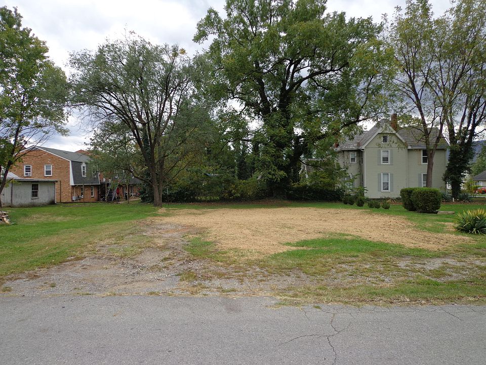 2nd image of 306 W 2nd St