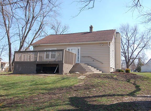 3rd image of 216 Channahon St