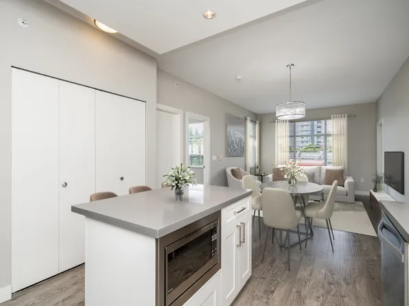 963 Charland Ave #2410, Coquitlam, BC V3K 0E2