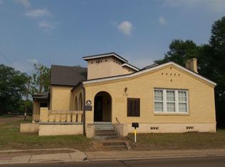 1121 S Lake Dr, Texarkana, TX 75501