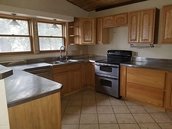 3rd image of 5465 Chalet Dr
