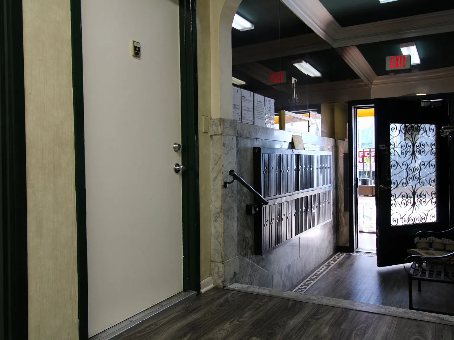 Essex Manor — Photo 4