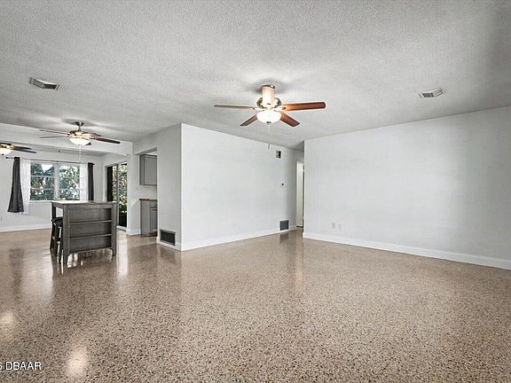 3rd image of 213 Lynnhurst Dr