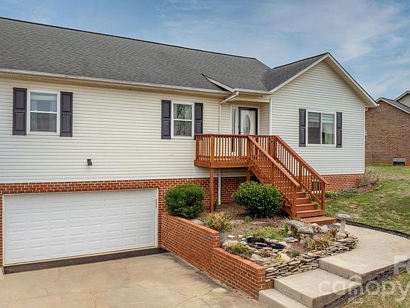 3rd image of 4820 Wordsworth Cir