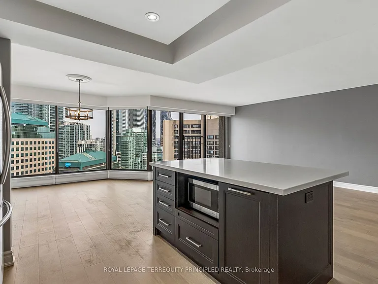 55 Harbour Sq #3413 — Photo 10