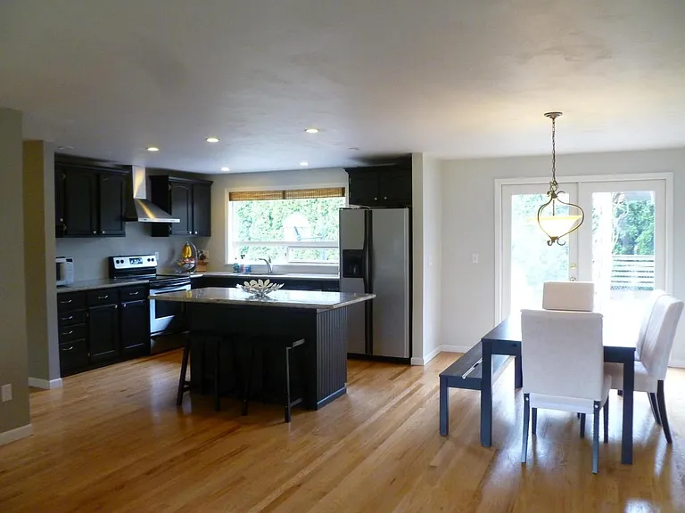 12306 NE 162nd St — Photo 5