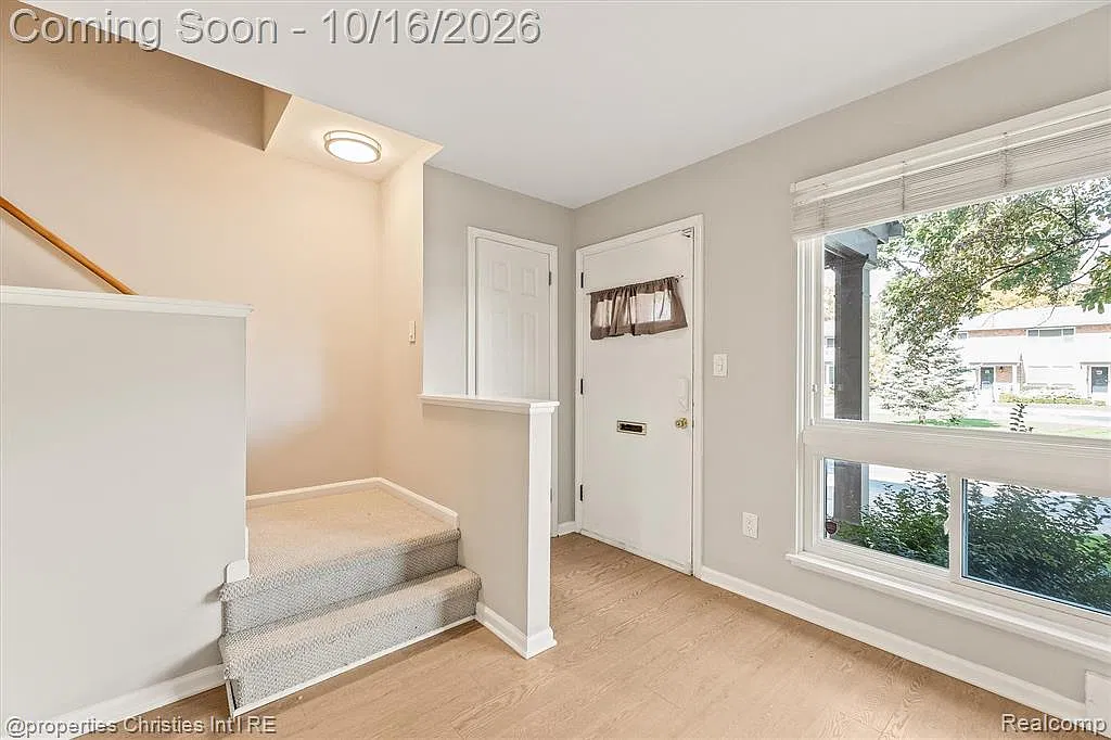 2 bed, 1.5 bath, 1342 sqft, $2,300 — Photo 3