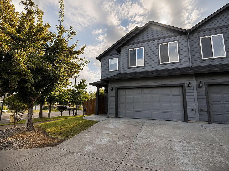 4825 NE 124th Ct