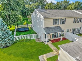 378 Rodenburg Rd, Roselle, IL 60172