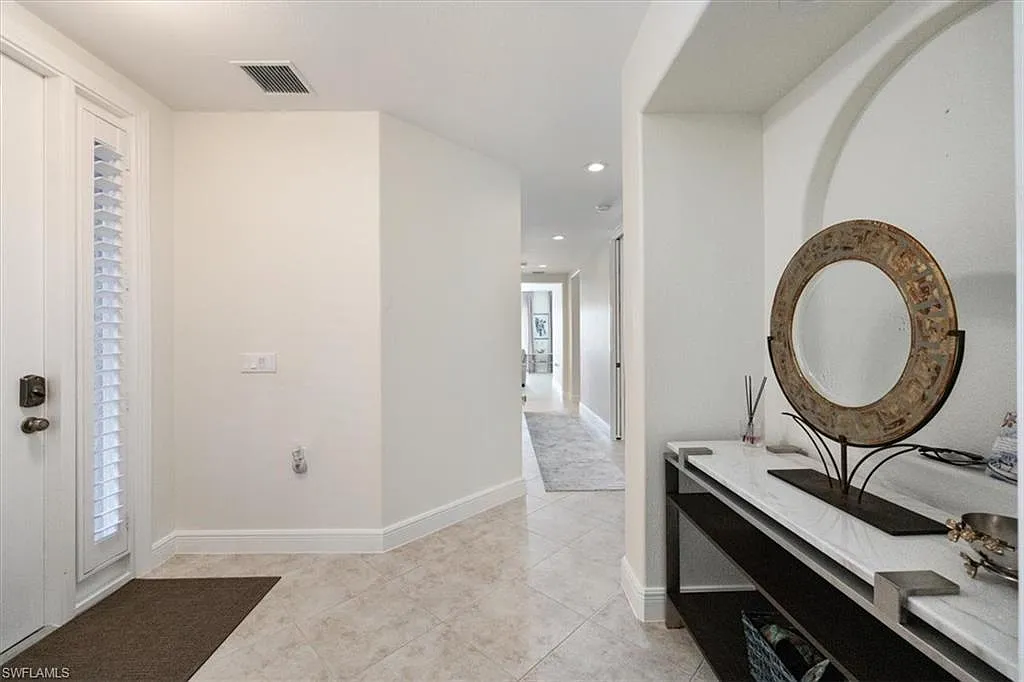 2 bed, 2.0 bath, 2050 sqft, $8,000 — Photo 4