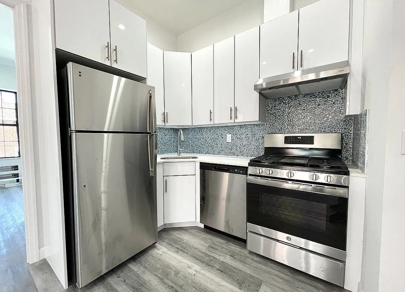 21-22 21st Road — Photo 3