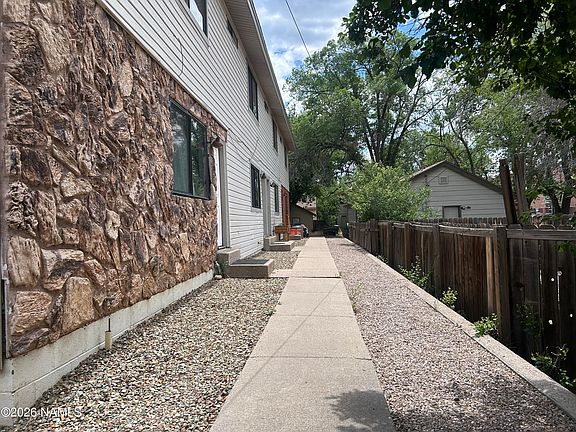 2nd image of 517 S Wc Riles St