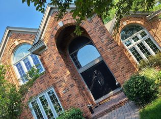 5106 Village Place Ct, West Bloomfield, MI 48322