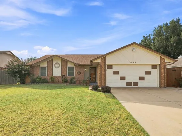 609 N Morgan Dr, Moore, OK 73160