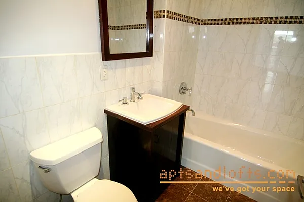Rented by aptsandlofts.com | media 20