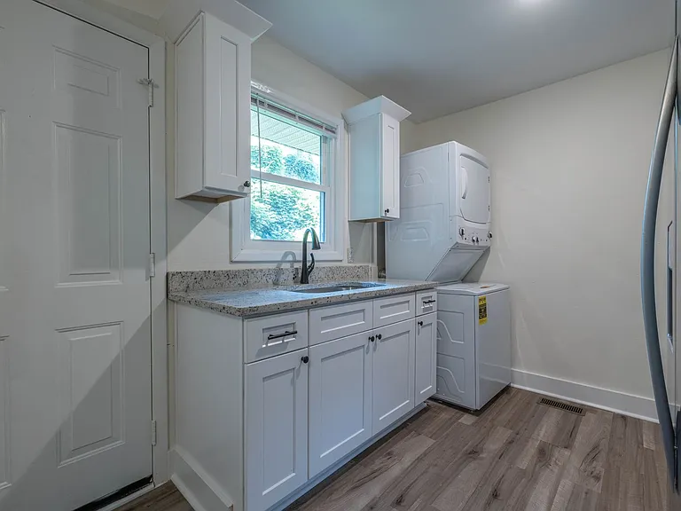 123 Pecan St — Photo 10