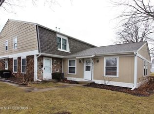 207 Winfield Ct, Vernon Hills, IL 60061