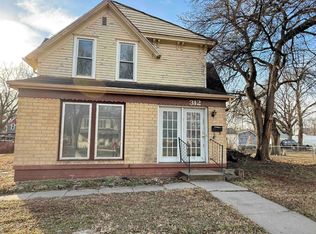 312 Crawford St, Clay Center, KS 67432