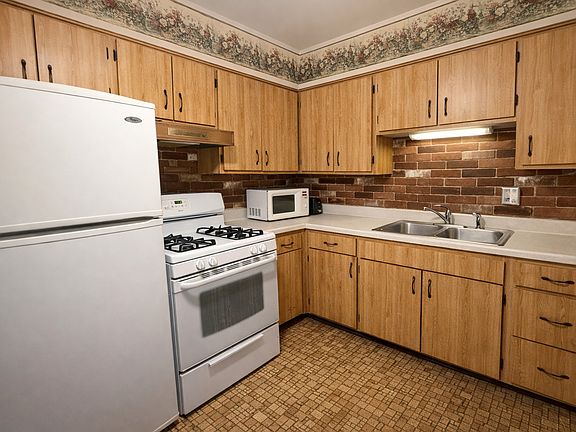 3rd image of 555 N Carroll Pkwy APT 1F