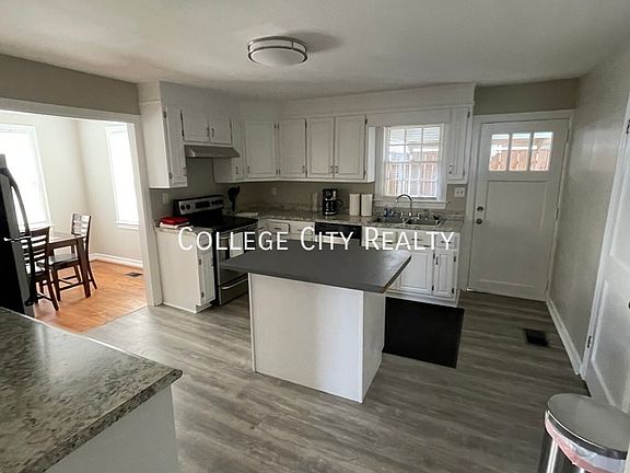 3rd image of 1514 3rd Ave