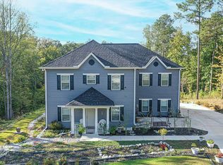 932 Eagles Harbor Dr, Hodges, SC 29653