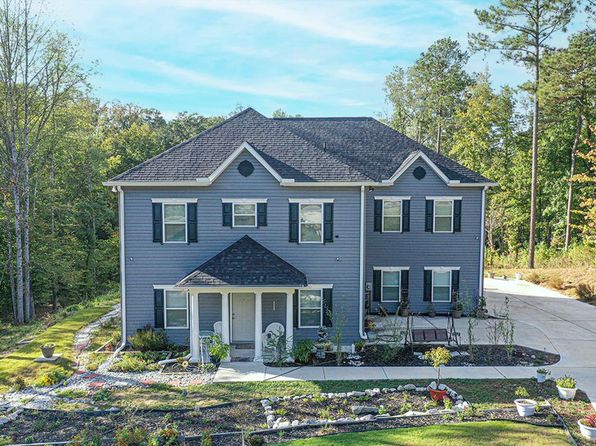 932 Eagles Harbor Dr, Hodges, SC 29653