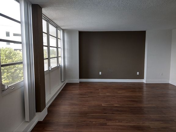 4th image of 470 3rd St S #415