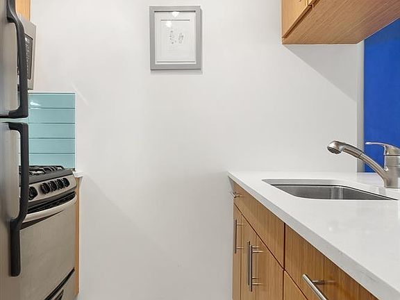 4th image of 350 W 50th St APT 3H