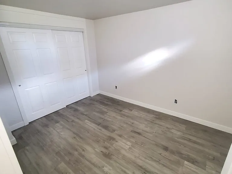 177 Isabella Dr #LOWER — Photo 4