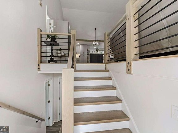 5th image of 4765 Julian Way