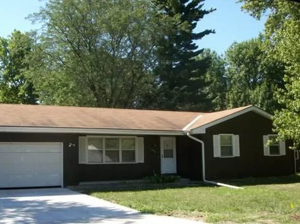 203 Ellen Ave, Savoy, IL 61874