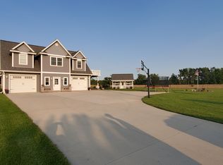 W695 Sunnyside Rd, Green Lake, WI 54941