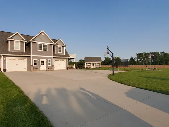 W695 Sunnyside Rd, Green Lake, WI 54941