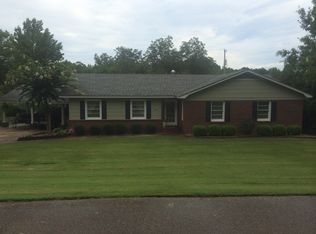 1916 Daniel Dr, Corinth, MS 38834