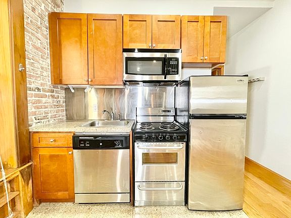 2nd image of 324 E 52nd St APT 2B