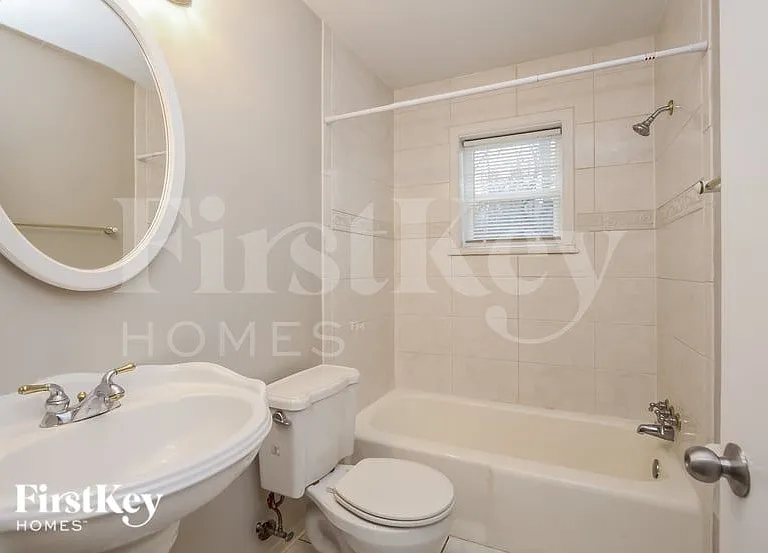 6045 N Alton Ave — Photo 8