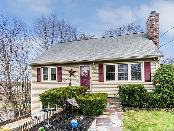 3rd image of 21 Rockwell Ave