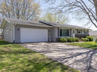 160 Sunrise Ln, Fall River, WI 53932