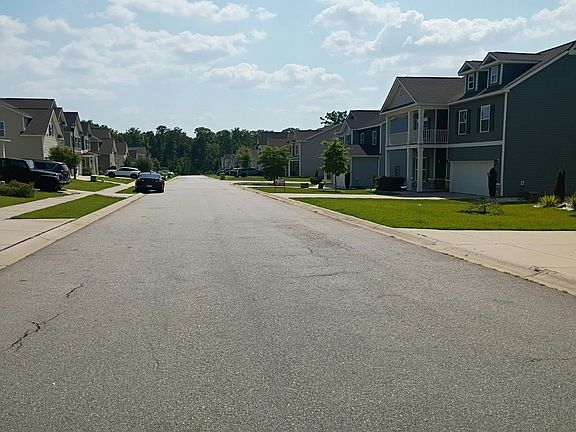 5th image of 579 Roseridge Dr